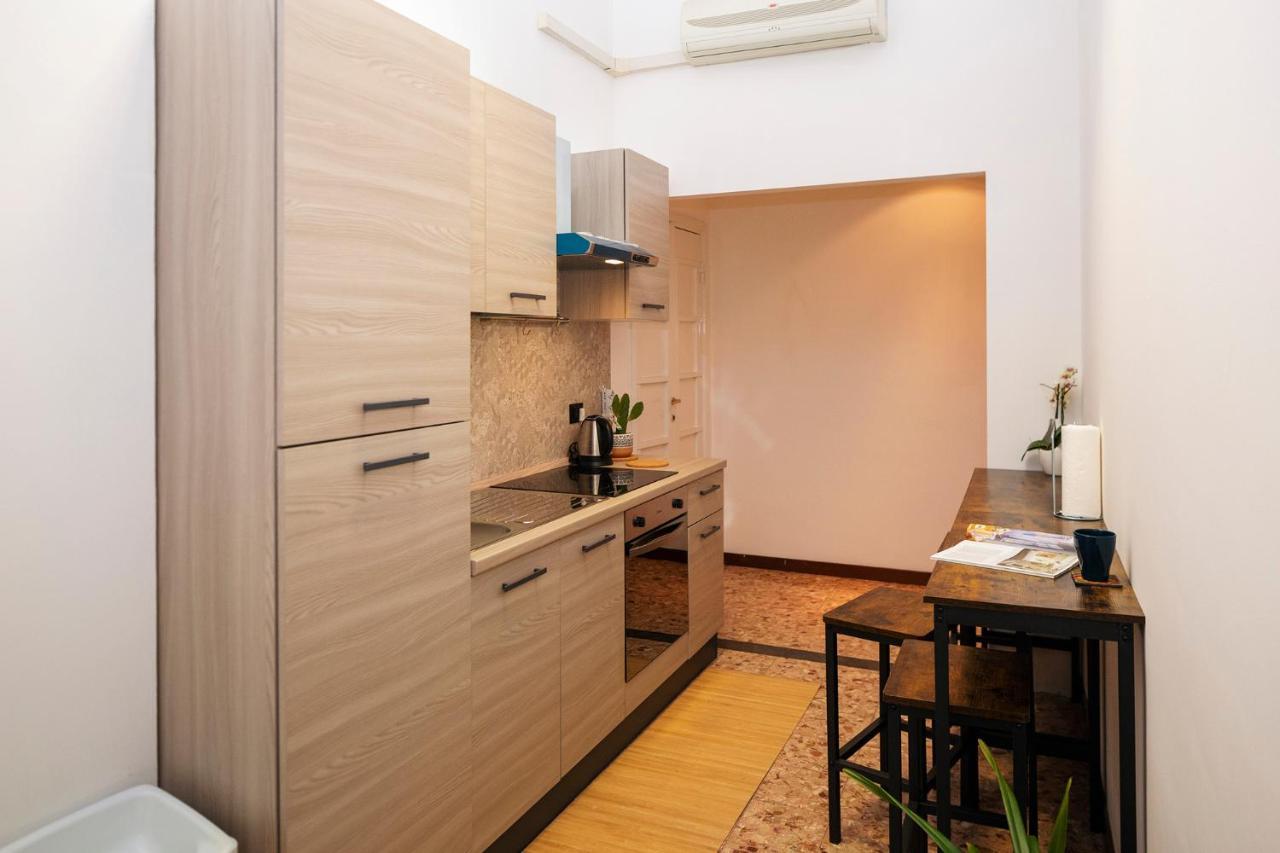 Central Apartment Milan Exterior photo